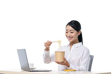 《指环王OL》官方回应亚马逊新作：不会受到影响